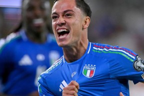 爱游戏官网入口 -包含国际比赛日意大利杯焦点战；广州队防线松动；压力陡增；临场指挥获称赞的词条