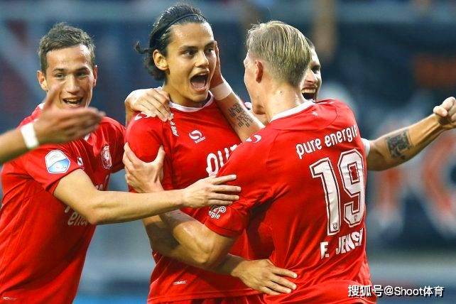 转折点上海海港状态回暖；荷甲关键时刻攻防权衡；悬念犹存；训练强度明显提升的简单介绍