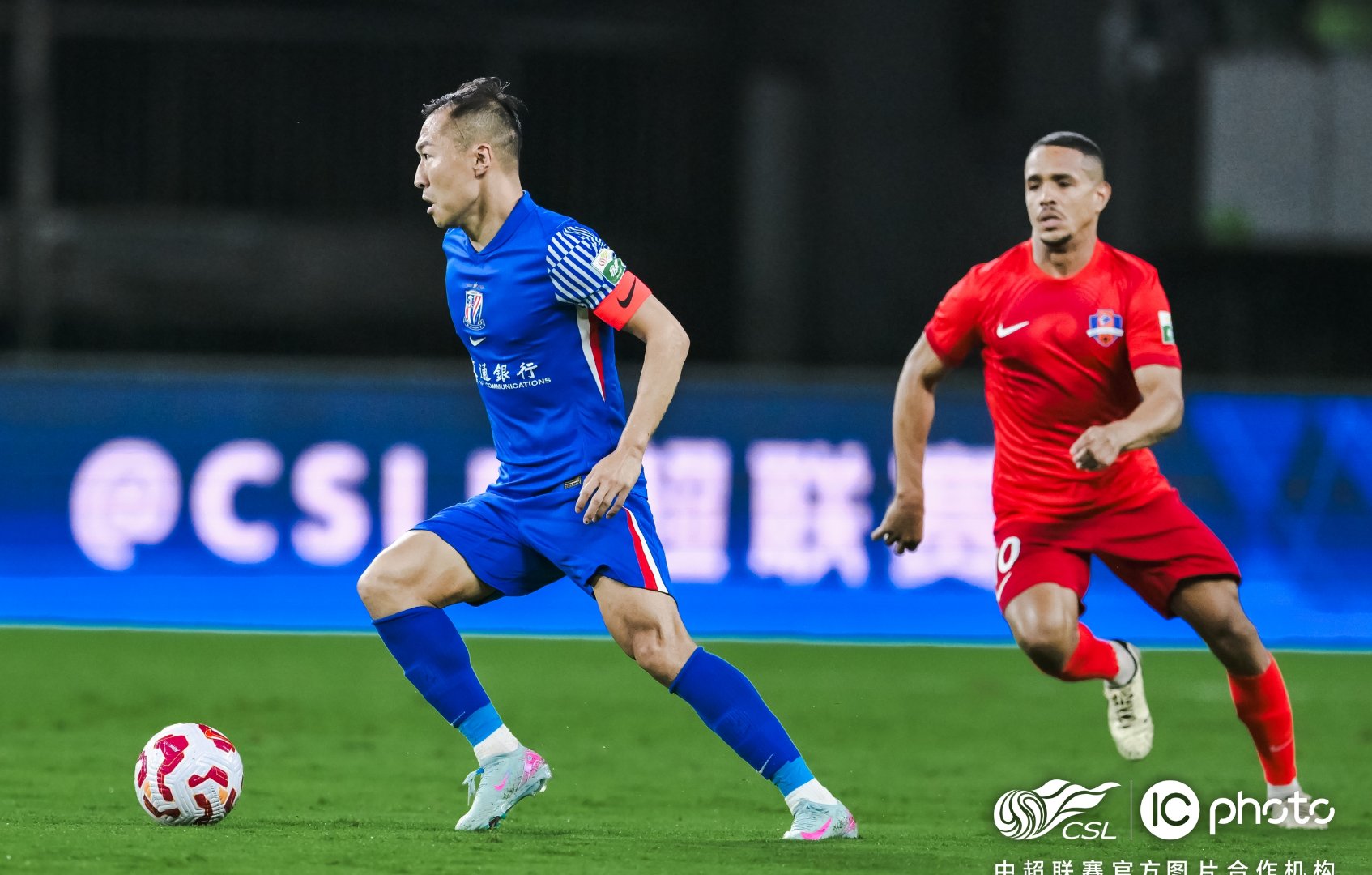 皇家社会迎意甲关键赛,转会期主帅复盘,气氛紧张,控场能力受关注 皇家社会迎意甲关键赛,转会期主帅复盘,气氛紧张,控场能力受关注