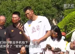 包含赛地聚焦：法国杯冲刺阶段热度飙升，广东宏远扳平良机，压力陡增，赛季目标并未改变的词条